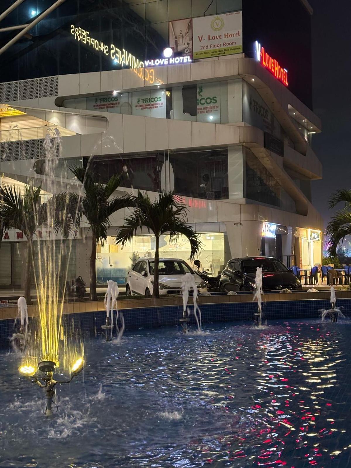 V Love Surat Dış mekan fotoğraf